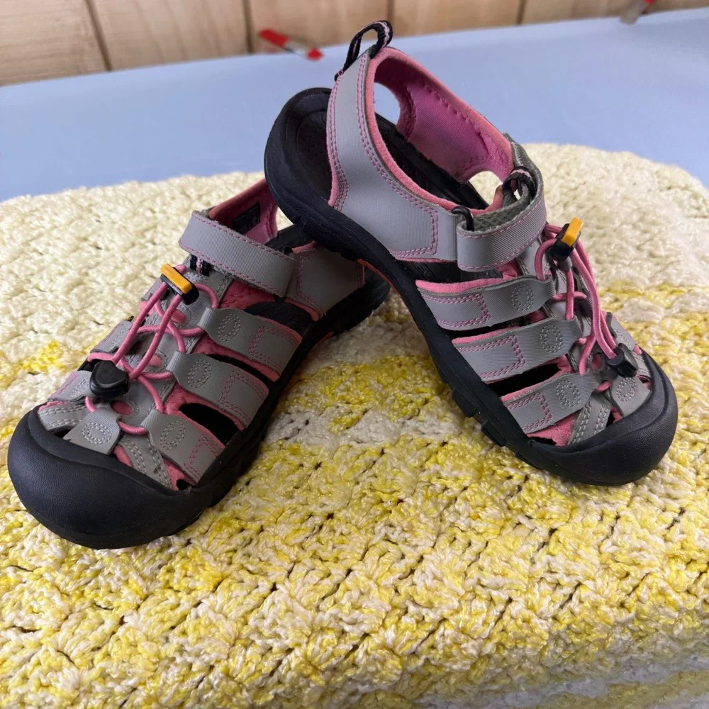 Keen Newport H2 Waterproof Sport Sandals Grey Pink Womens 5 9209-NTGR like new